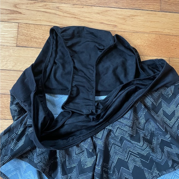 Rabbit Women’s XL Running Shorts with Liner - Picture 4 of 4